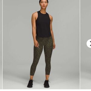 Lululemon base pace HR crop size 6